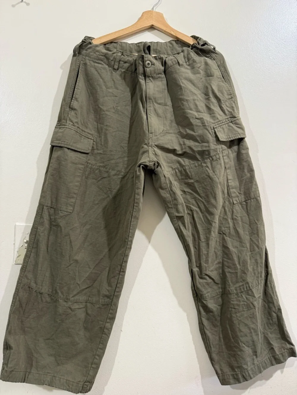 SPELLEDIT. Journey Olive Utility Cargo Pants in Army Green